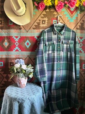 Plaid Button-Front Long Flannel Jacket - Green
